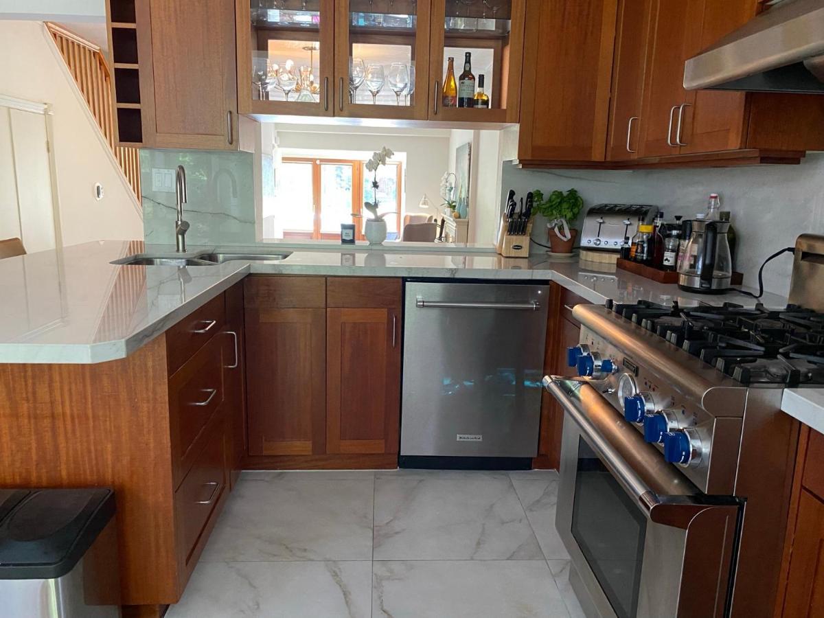 Superb Beach Home:Heated Pool-Hot Tub Open 365Days Toronto Exteriör bild
